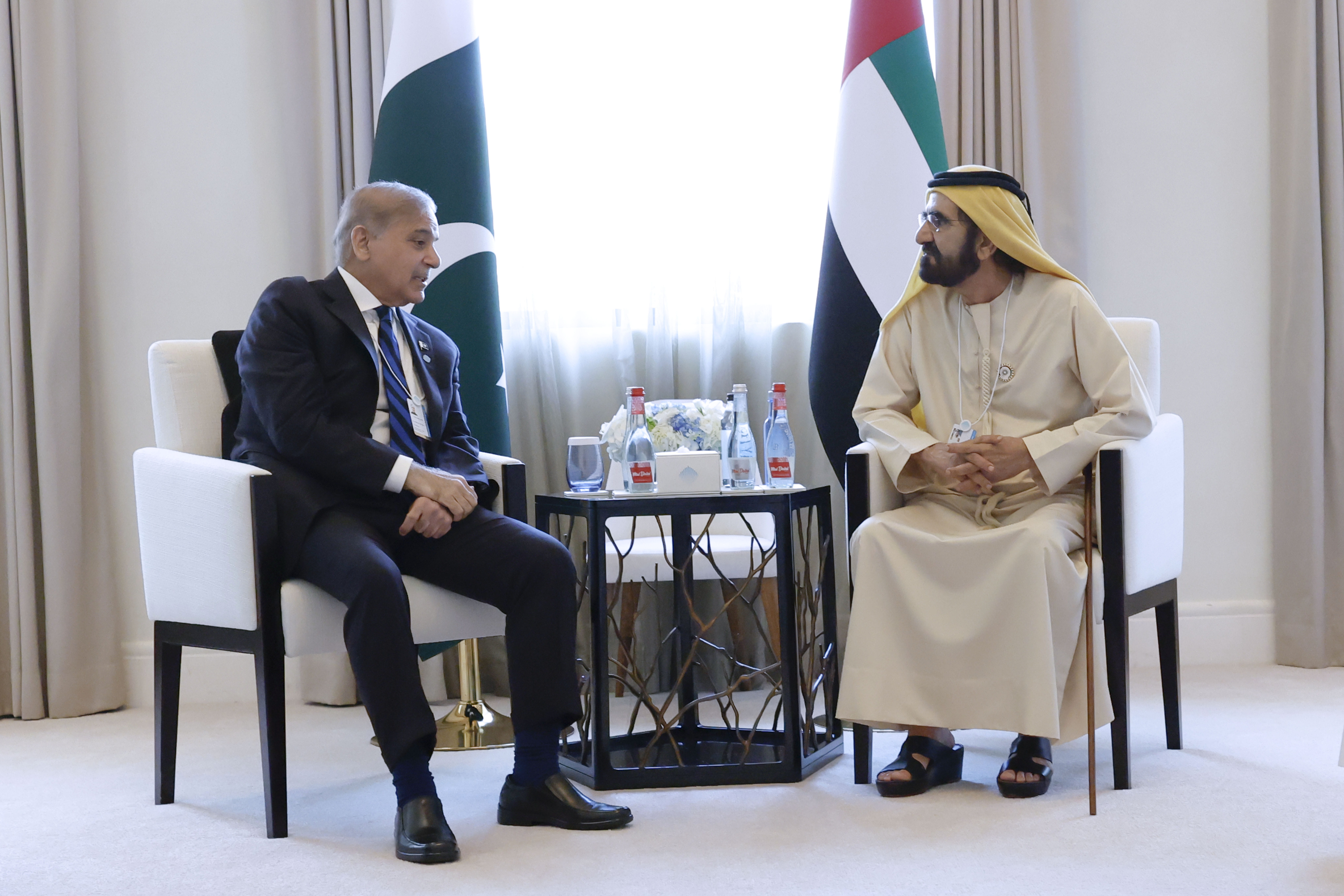 Pakistan Rashid Denter Mohammed bin Rashid meets with the Prime Minister of Pakistan