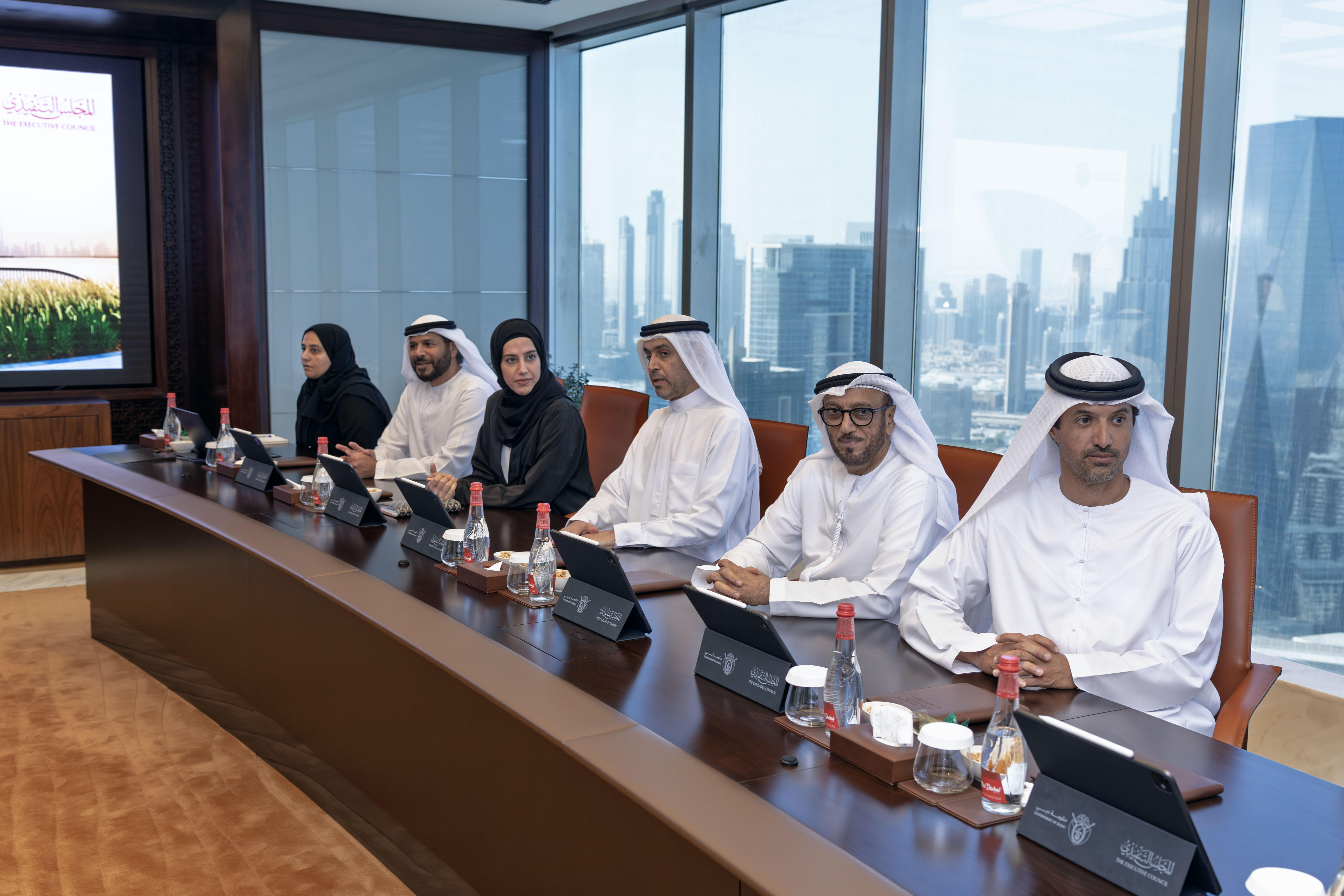 Hamdan bin Mohammed chairs meeting of The Executive Council