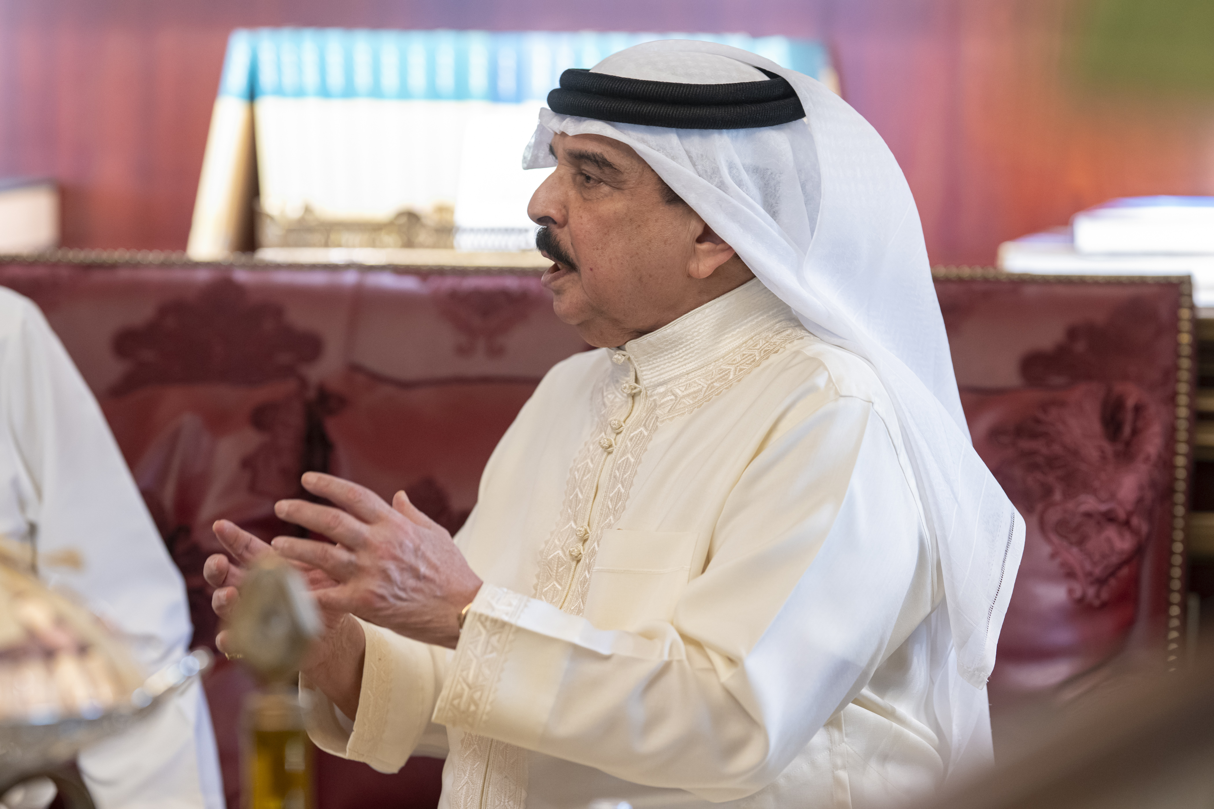 UAE President meets King of Bahrain in the presence of Mohammed bin ...
